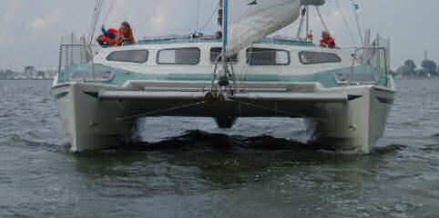 Vooraanzicht met oude zeilen